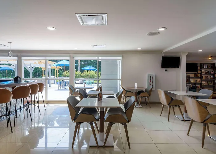 Hotel Tryp By Wyndham North I-10 Capital Circle 3*
